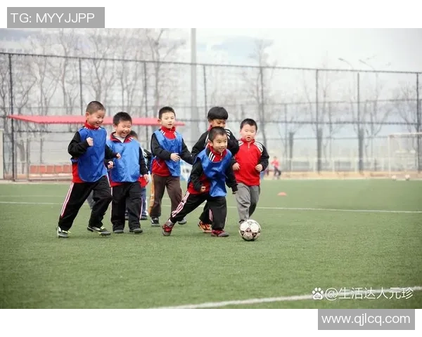 在绿茵场上挥洒汗水与激情体验足球带来的快乐与团结